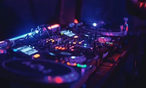 The Ultimate Guide to Drum & Bass: History, Subgenres & Evolution image