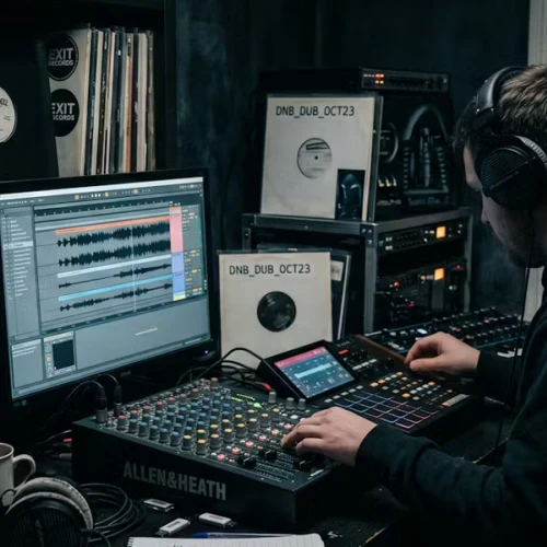 Why More Drum and Bass Producers Are Leaving Social Media Quietly image